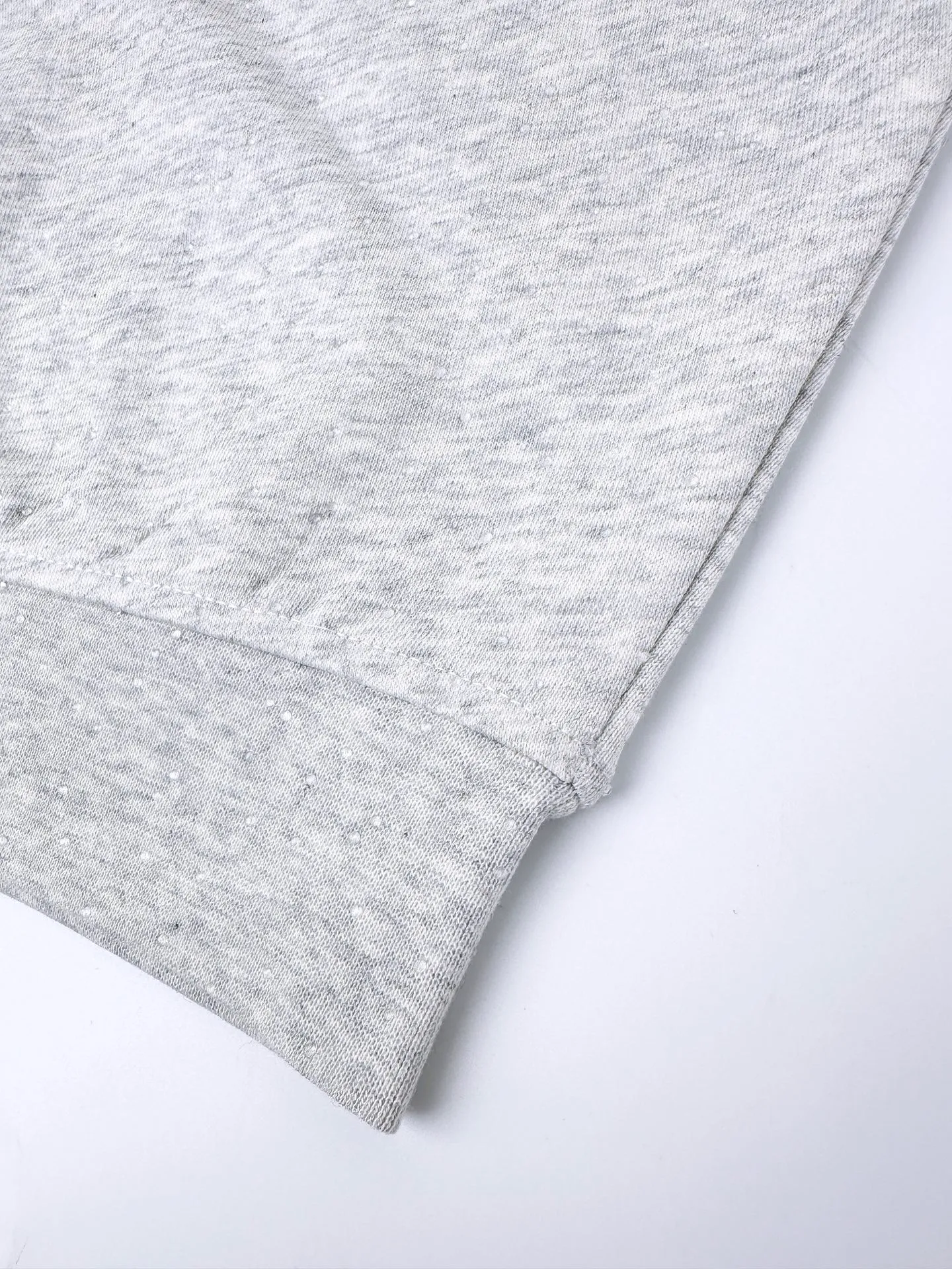 AP Alexander Wang ， ， 。 ， ， ， 。 ， ， ， ， 。 ， ， ； ， ， ， 。 ， 。 1. ， Alexander Wang ， 、 。 2 ， ， 。 3. ， ， Retro 。 ： 1:1 AW 1:1 AW ： Size： S M L ： DD 171